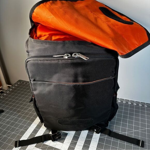 E V E R K I ® | URBANITE™ | Vertical Travel Bag | #EKS620 | BLK | XLNT - Picture 7 of 15